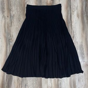 MAX STUDIO Women’s Pleated Midi Skirt. Size: XL